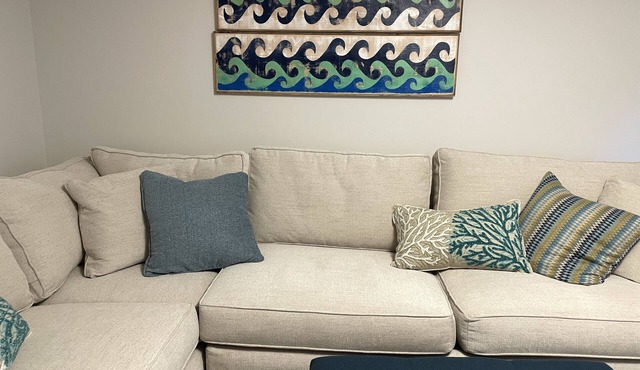 Brand New Condo! Sleeps 6, Full kitchen, Walk to Beach/Town, Pools, Grill, Yard