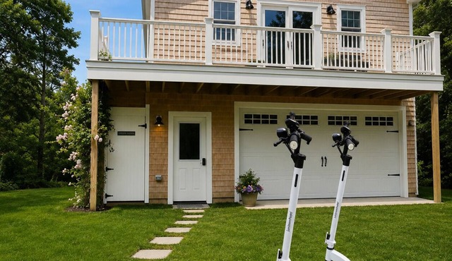 Brand new! Lovely apartment-Vineyard Haven