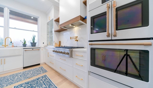 Brand new Modern Farmhouse in the heart of Wine Country!