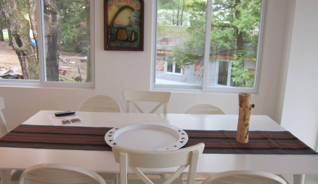 Breathtaking view perfect for 2 families: hot tub, fireplace, central air in Godfrey