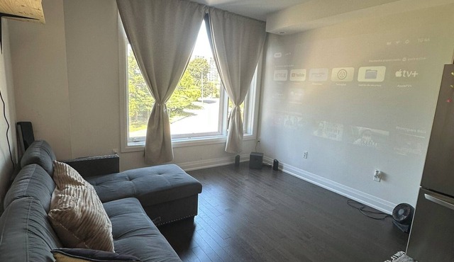 Bright and Beautiful 2-Bedroom Townhouse Retreat