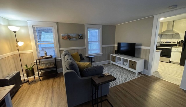 Bright apartment close to downtown.