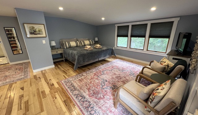 Bright clean apartment w/free use of car w/private beach sticker. Pet friendly!
