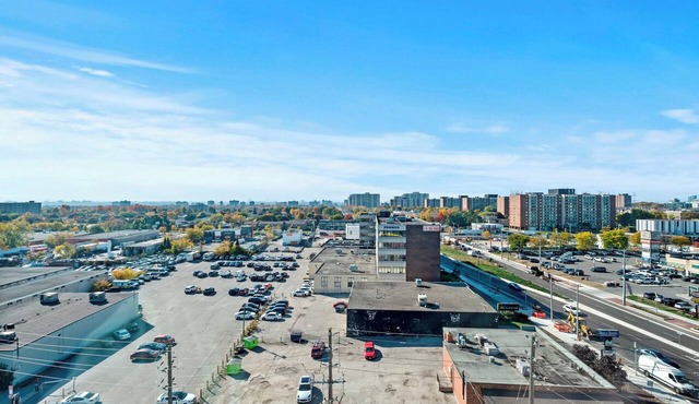 Bright Suites Finch West