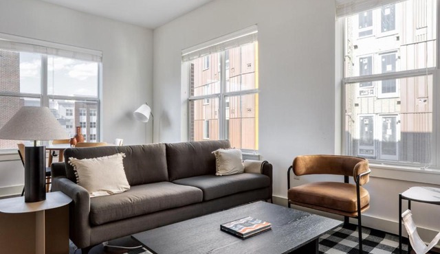 Cambridge 2BR w Gym Roof BOS-773
