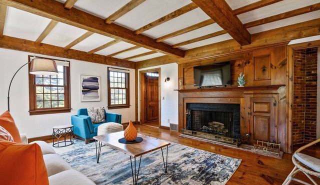 Cape Cod Charm: Bay Views & Family Fun