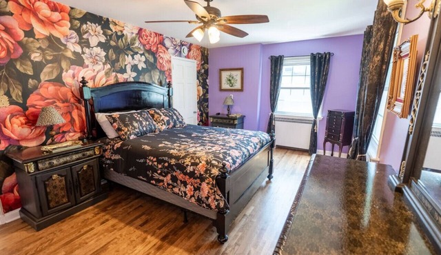 Cardinal Inn ~ Romantic Room