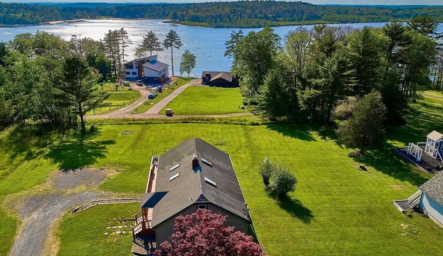 Catskills Lakefront Hideaway w/Hot Tub, Sunset Deck & Bar