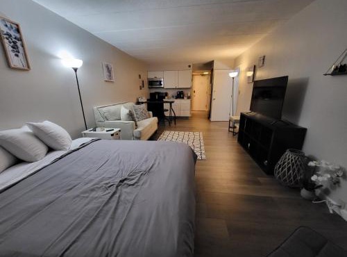 Cedar Lodge Condo with Lake Winnipesaukee Views; close to Weirs Beach!