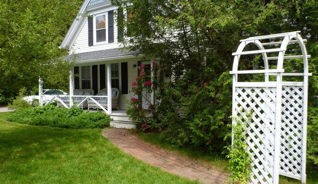 Central Bar Harbor. Family and pet friendly