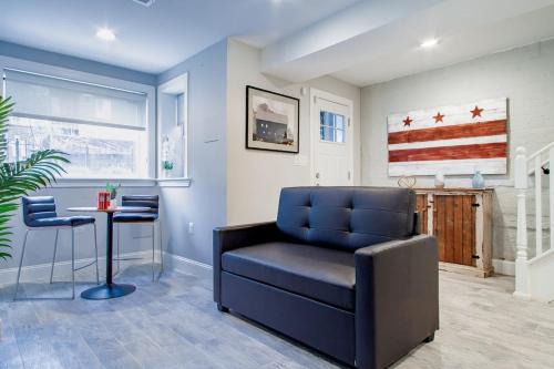 Central DC Flat Sleeps 3 Convention Center