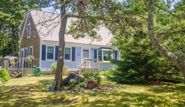 Centrally Located, Spacious 3 Bedroom!