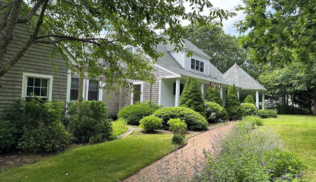 Centrally Located for Activities - Tisbury Great Pond/Trails/Kayak & Tennis