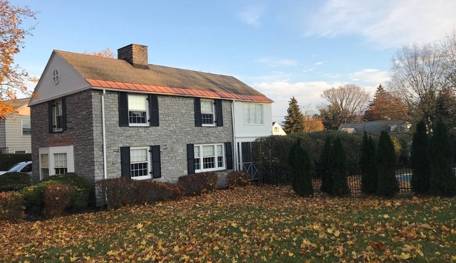Château Crestway, Utica, NY