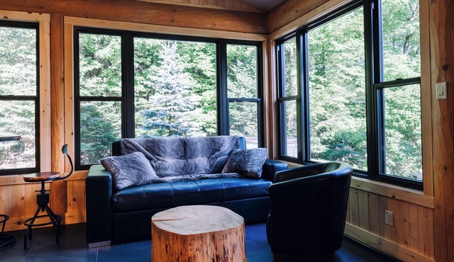 Chalet Authentik 17: Indoor & Outdoor pools, private Hot tub, Lake and Resort