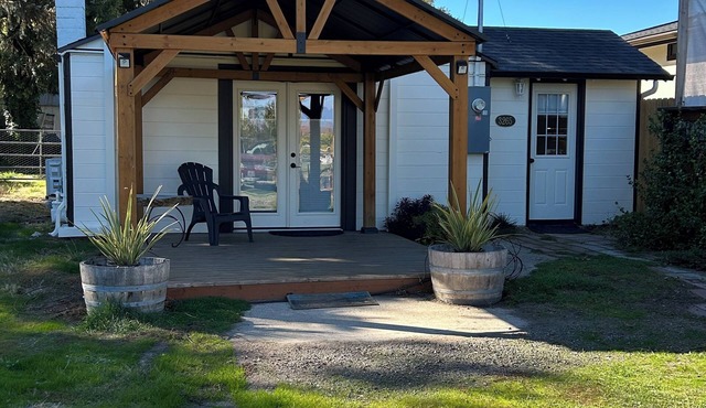 Charming 1-bedroom cottage in Central Point with AC in Central Point