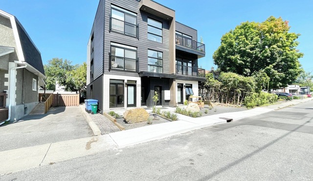 Charming 1 Bedroom Apartment in the heart of Westboro/Hintonburg
