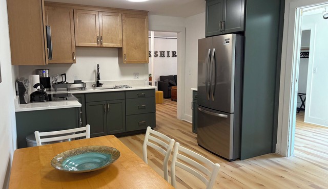 Charming 1-bedroom apartment in Lee close to all Berkshire Attractions.