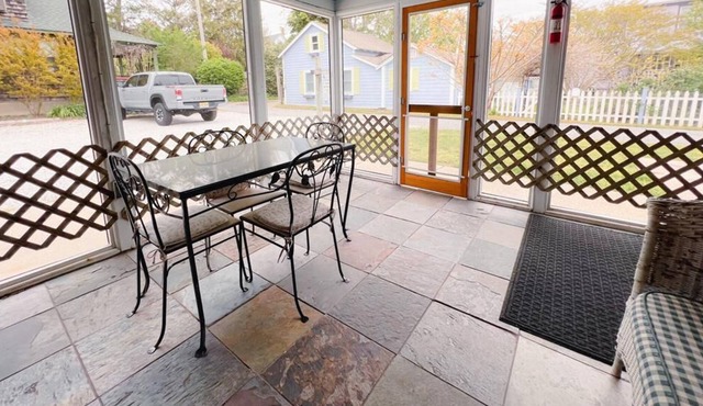 Charming 1 bedroom , pet-friendly