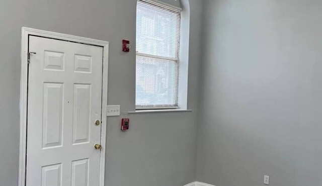 Charming 2-bedroom house in beautiful Philadelphia with AC