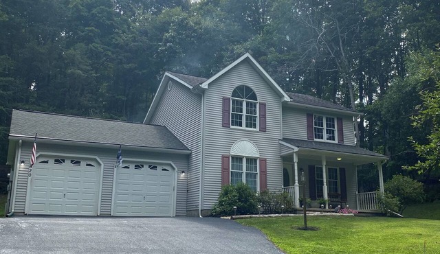 Charming 3-bedroom house in gorgeous Howard with AC and fitness room
