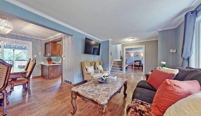 Charming 4 Bed House on an Acre property (Open for Event rentals)