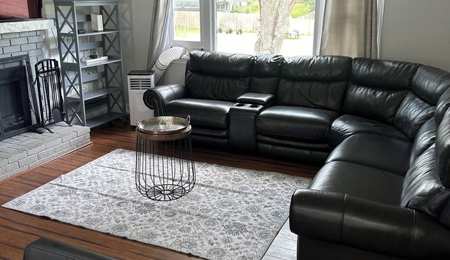 Charming 4-bedroom house with AC and WiFi in enchanting Barnstable