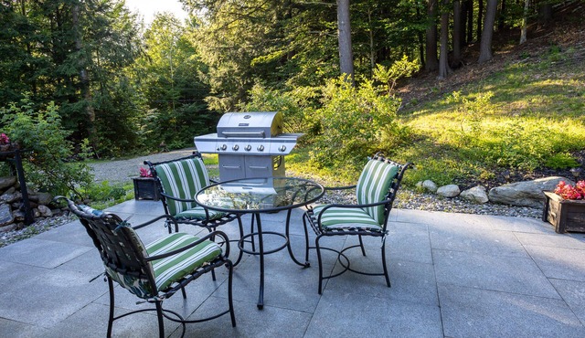 Charming and quiet rental 3 miles from the Mt. Mansfield skiing area