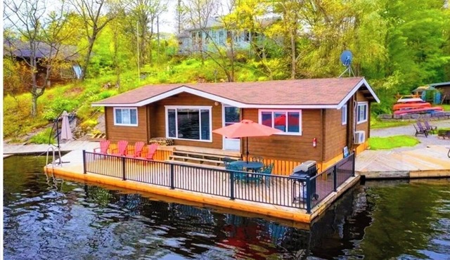 Charming Cottage on water in Severn Falls