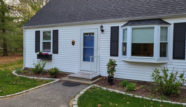 Charming Falmouth Cape Home - Outdoor Shower - Near Beaches & Mashpee Commons