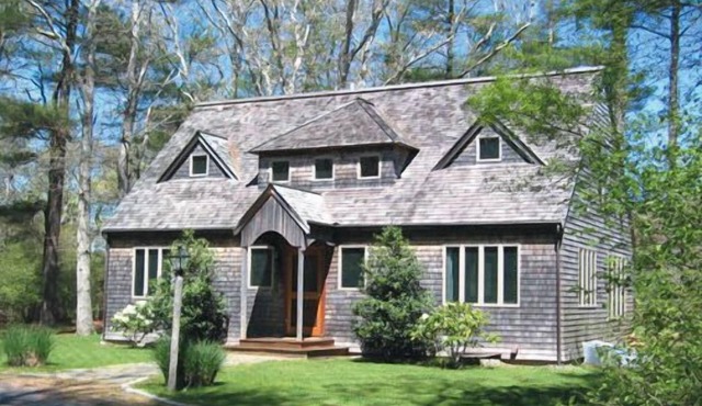 Charming Farmhouse serene amongst the trees