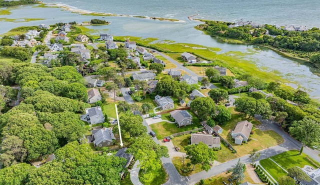 Charming Hyannis Port Retreat Near Covell's Beach