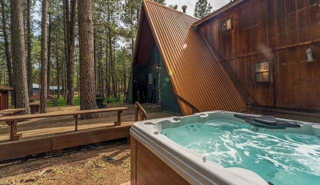 Charming Modern A-frame Chalet with Hot Tub-8 min walk to Country Club in Angel Fire