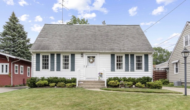Charming Presque Isle 3BR - Near Hospitals & Lake