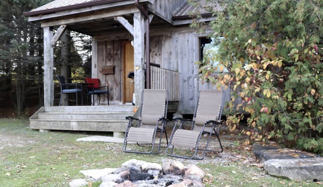 Charming Secluded Cabin Rental near Toronto in Schomberg