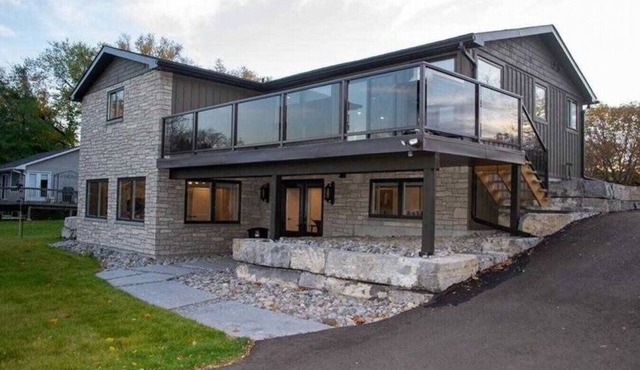 Chemong Lake Cottage w/Private Boat Launch