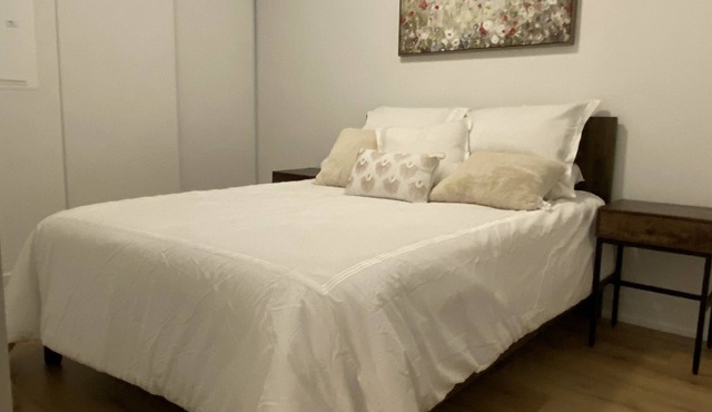 Chic 1-Bedroom Apartment for Short-Term Rental in Etobicoke! NEW!