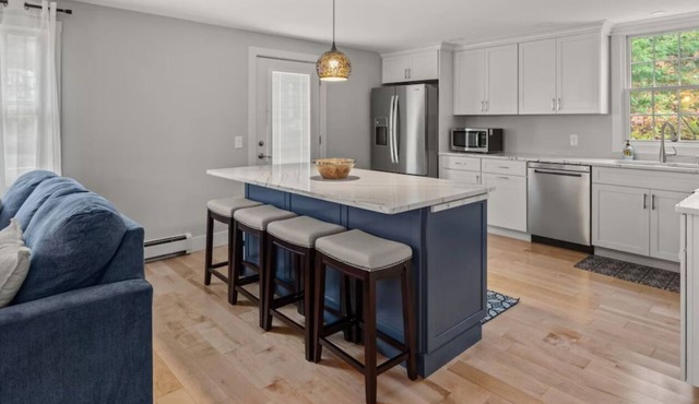 Chic 4-BR Newly Remodeled Home 3 Mins to Stowe for a Memorable Summer Getaway!