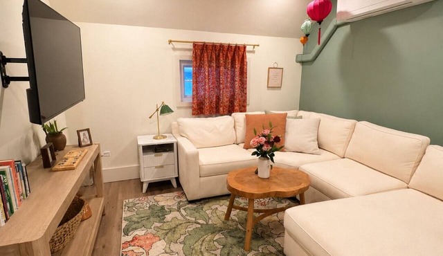 Chic apartment in Lancaster, NY with A/C