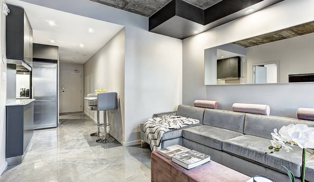 Chic Apartment with All Amenities