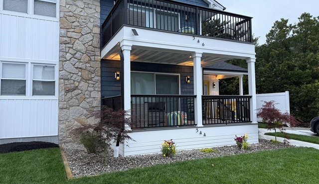 Chic Beachside Oasis - 3BR, 2BA, Walk to Shore!