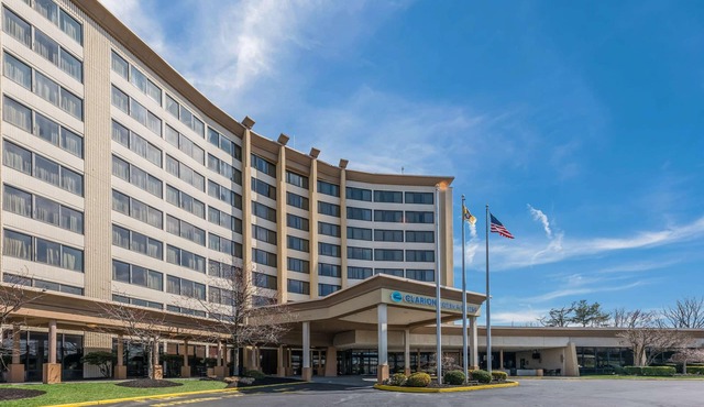 Clarion Hotel & Suites