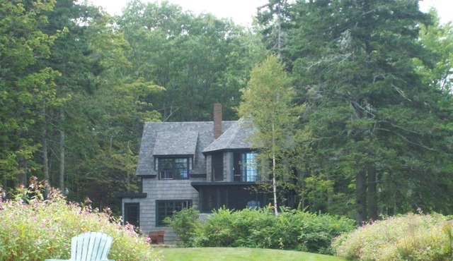 Classic Maine Cottage - Crafted for Memories