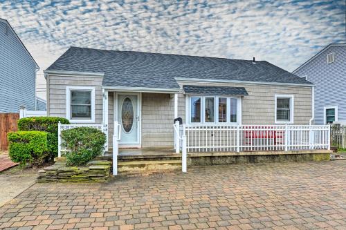 Coastal Brigantine Cottage: Walk to Beaches