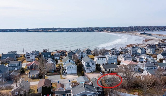 COASTAL CHARM & NEWPORT ELEGANCE Beach Days, Cliff Walk Sunsets, Newport Nights