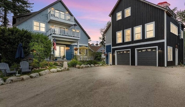 Coastal Villa for Memorable Moments Along Coast of Maine