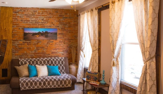 Combo Lancaster · Lancaster City apartment near convention center