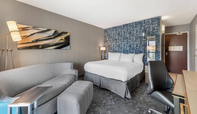 Comfort Inn & Suites Bethlehem Lehigh Valley Airport