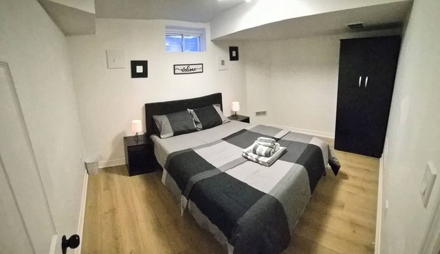 Comfy and Vibrant Home in Mississauga 2BR +Dan