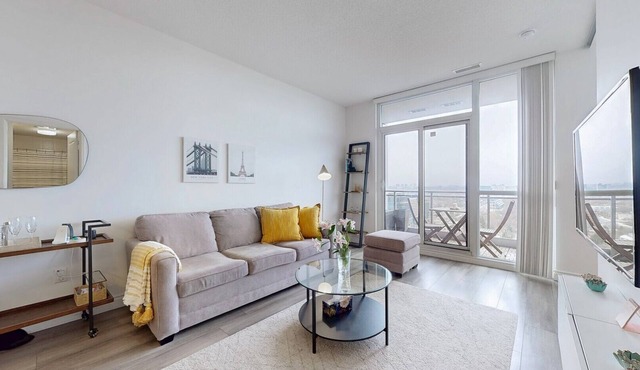 Condo Apartment in North York, Yonge & Sheppard subway station